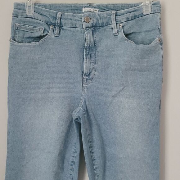 Good American Light Wash Straight Leg Jeans 12/31 - Picture 2 of 6